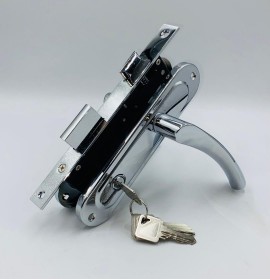 Замок врезной с ручками  70/76 CP (хром) 